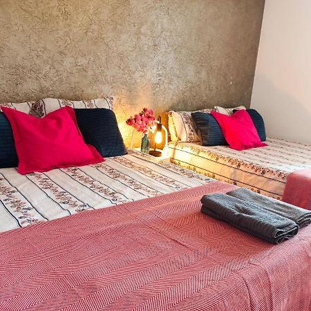 Urquinaona Rooms Barcelona Buitenkant foto